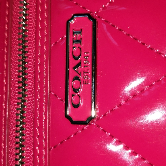 COACH BAG AND WRISTLET LARGE SHOULDER BAG BRAND NEW RED WRISTLET - Picture 4 of 4